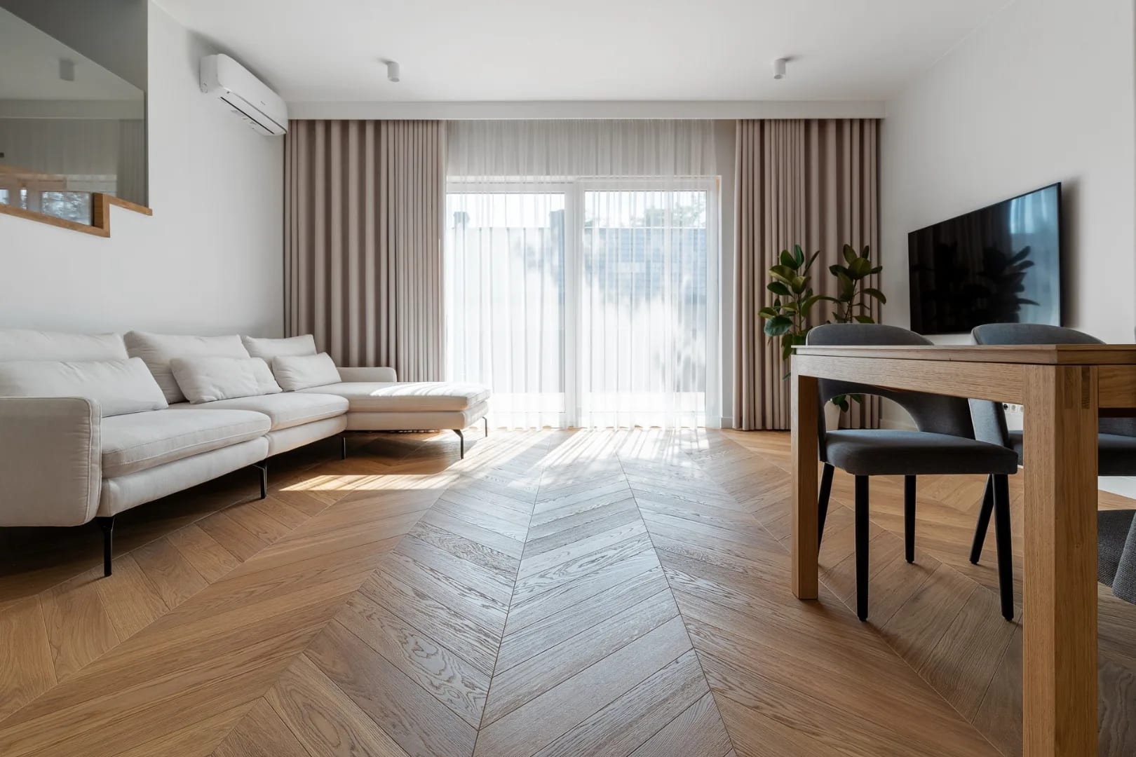 Creme oak project, MAD